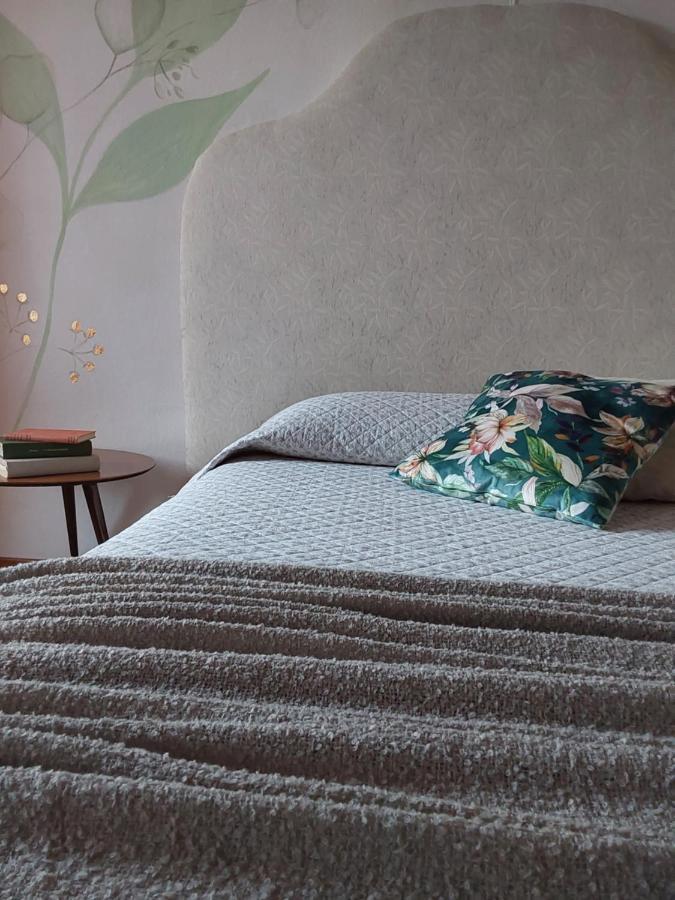 Casa Vacanze Malvarosa Casale Corte Cerro Kültér fotó