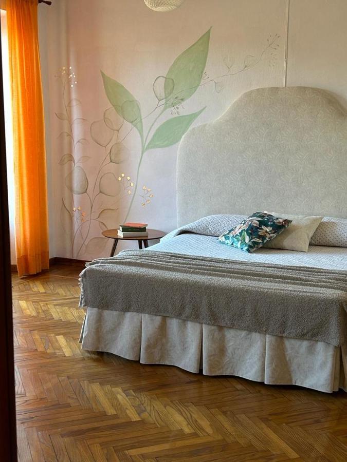 Casa Vacanze Malvarosa Casale Corte Cerro Kültér fotó