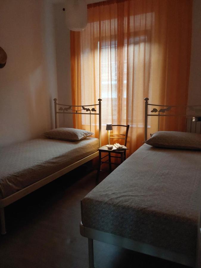 Casa Vacanze Malvarosa Casale Corte Cerro Kültér fotó