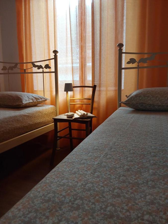 Casa Vacanze Malvarosa Casale Corte Cerro Kültér fotó