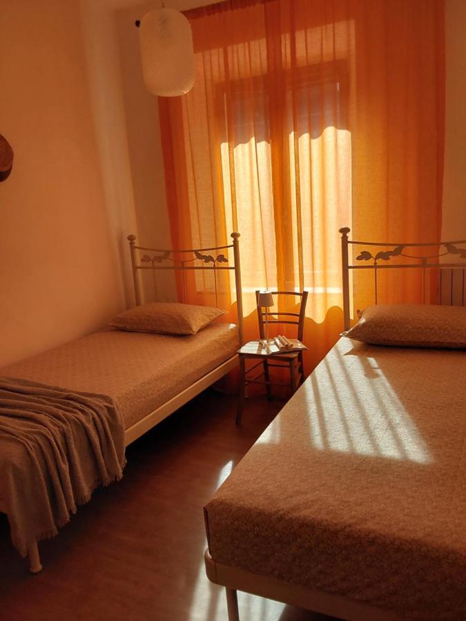 Casa Vacanze Malvarosa Casale Corte Cerro Kültér fotó