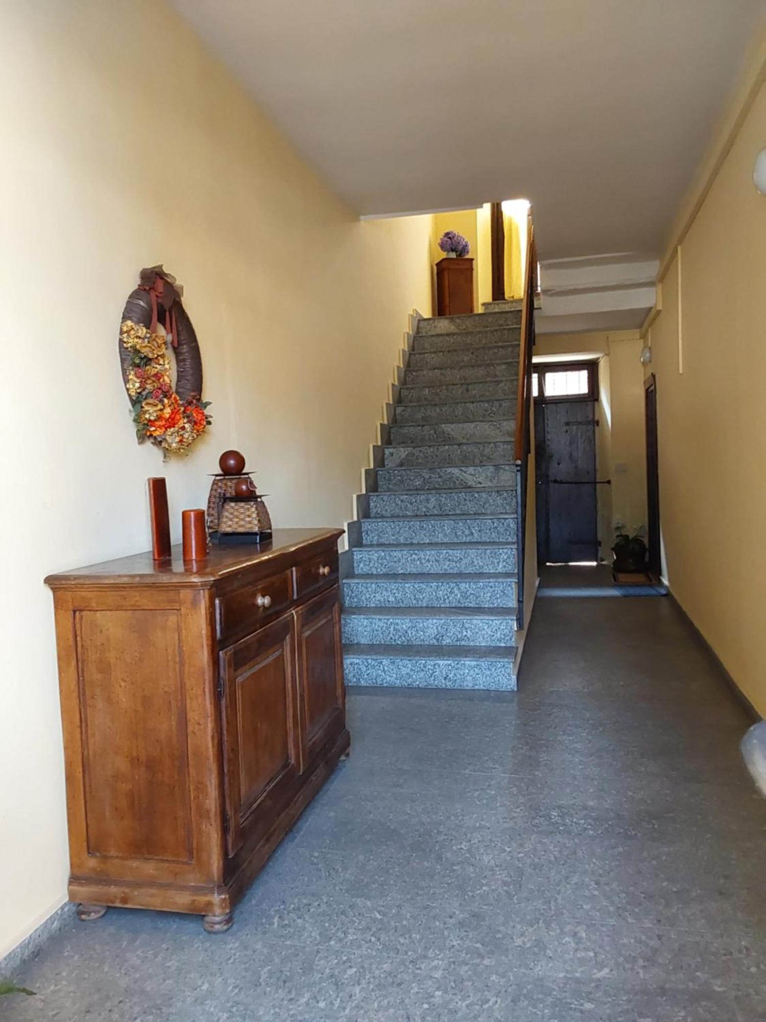 Casa Vacanze Malvarosa Casale Corte Cerro Kültér fotó