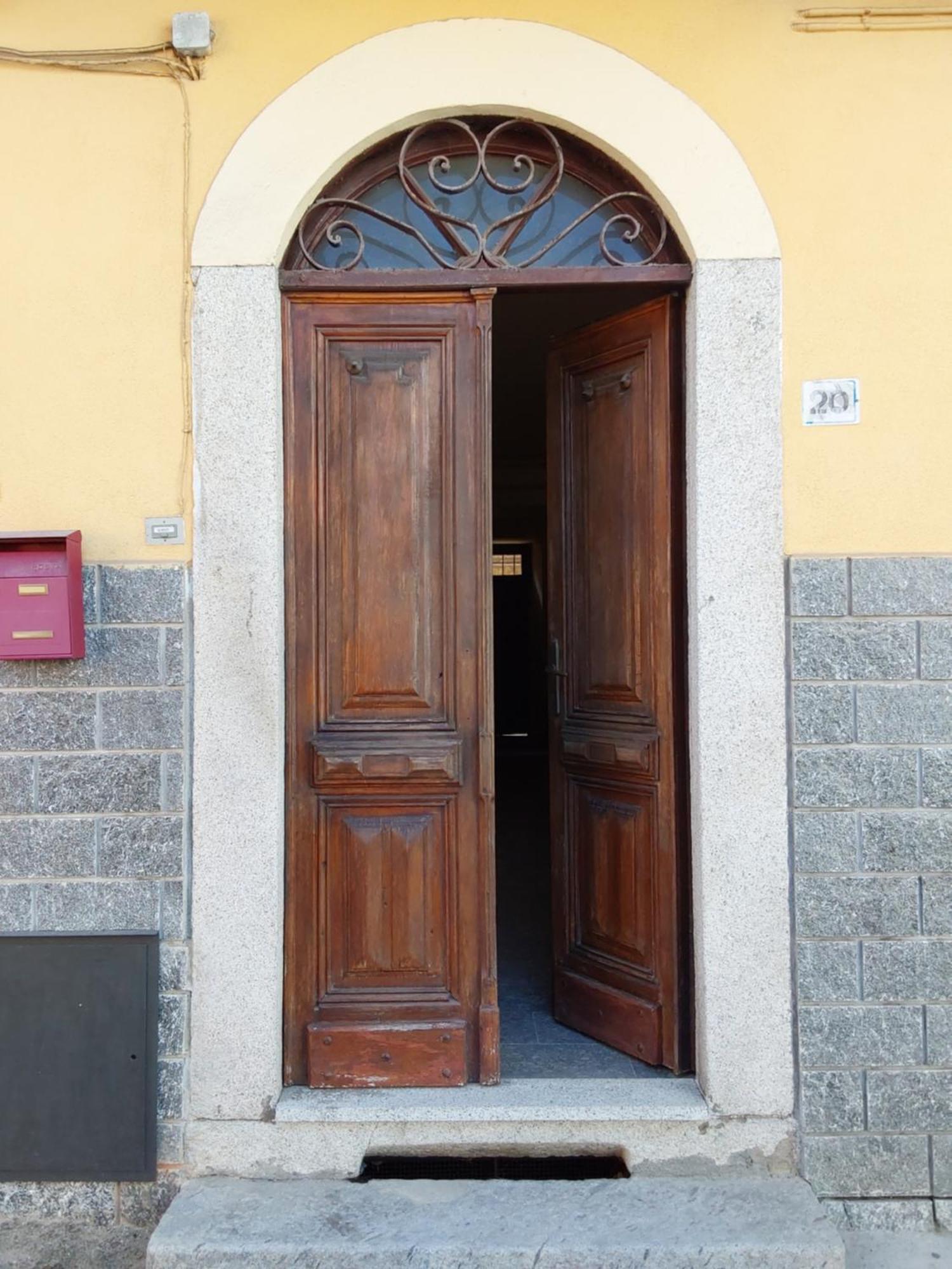 Casa Vacanze Malvarosa Casale Corte Cerro Kültér fotó